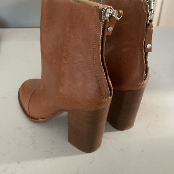 Rag and Bone Light Brown Tan Leather Ankle Boots 4” Chunky Heel size 10 - Picture 2 of 8